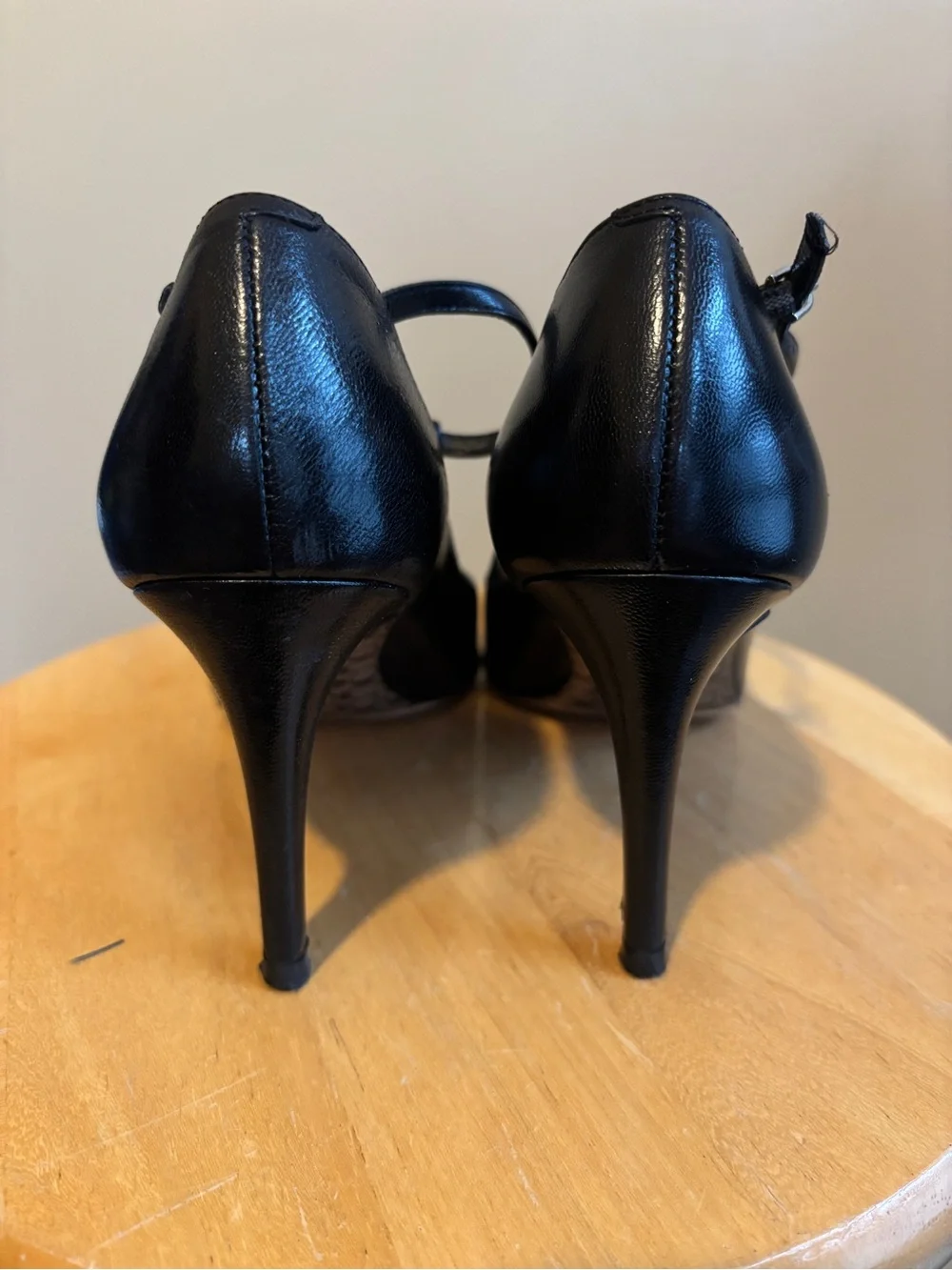 Coach Vintage 6B Marjorie G4 Black Leather T-Strap Pointed-Toe Heels